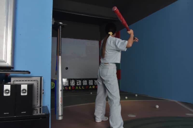 模拟乒乓球训练馆设备