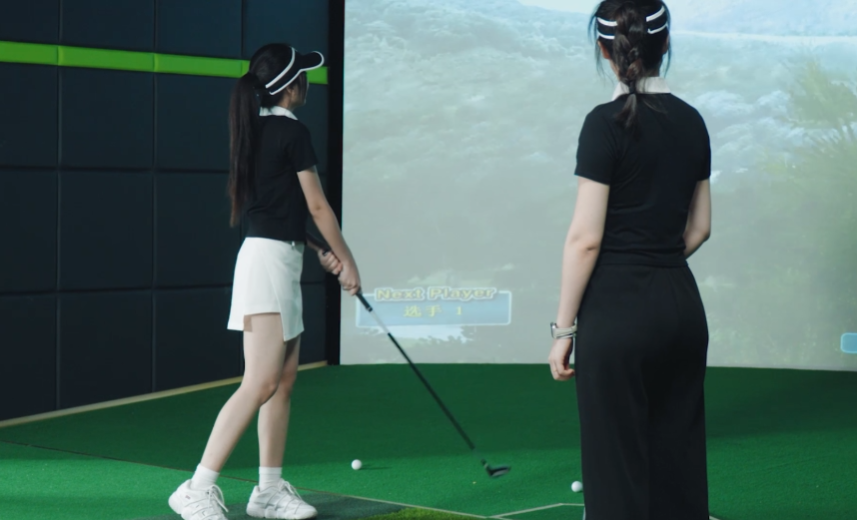 智能互动高尔夫球体育馆设备