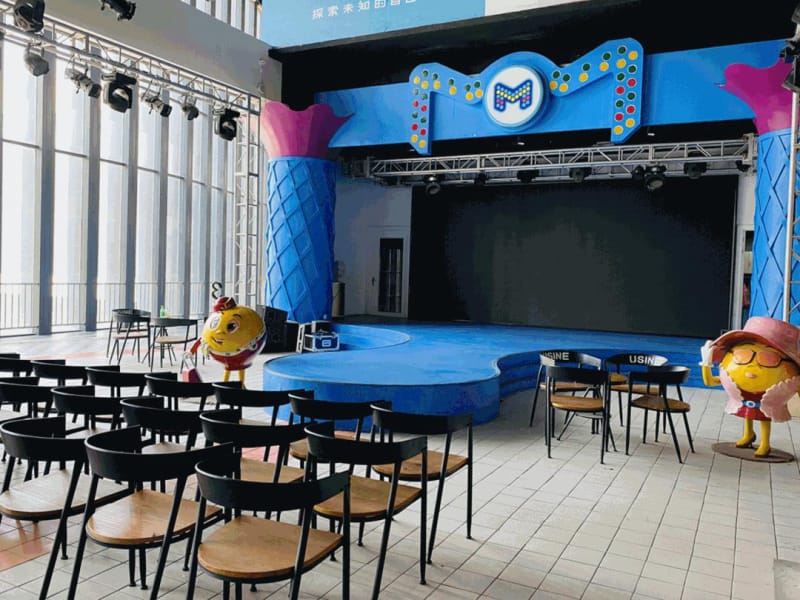 室内智能模拟足球运动馆设备