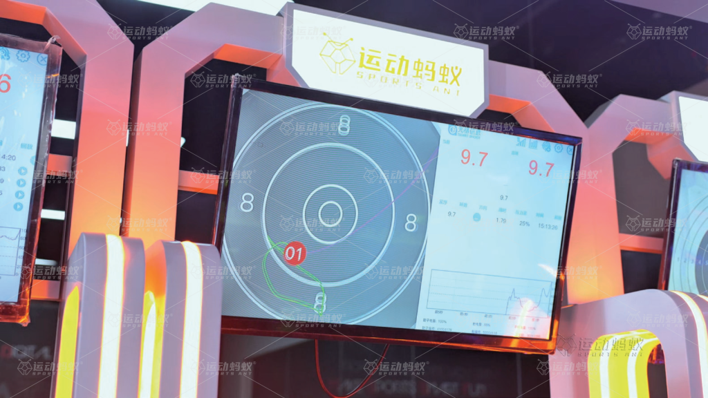 模拟射击设备电子计分靶屏特写，可显示命中位置与成绩数据